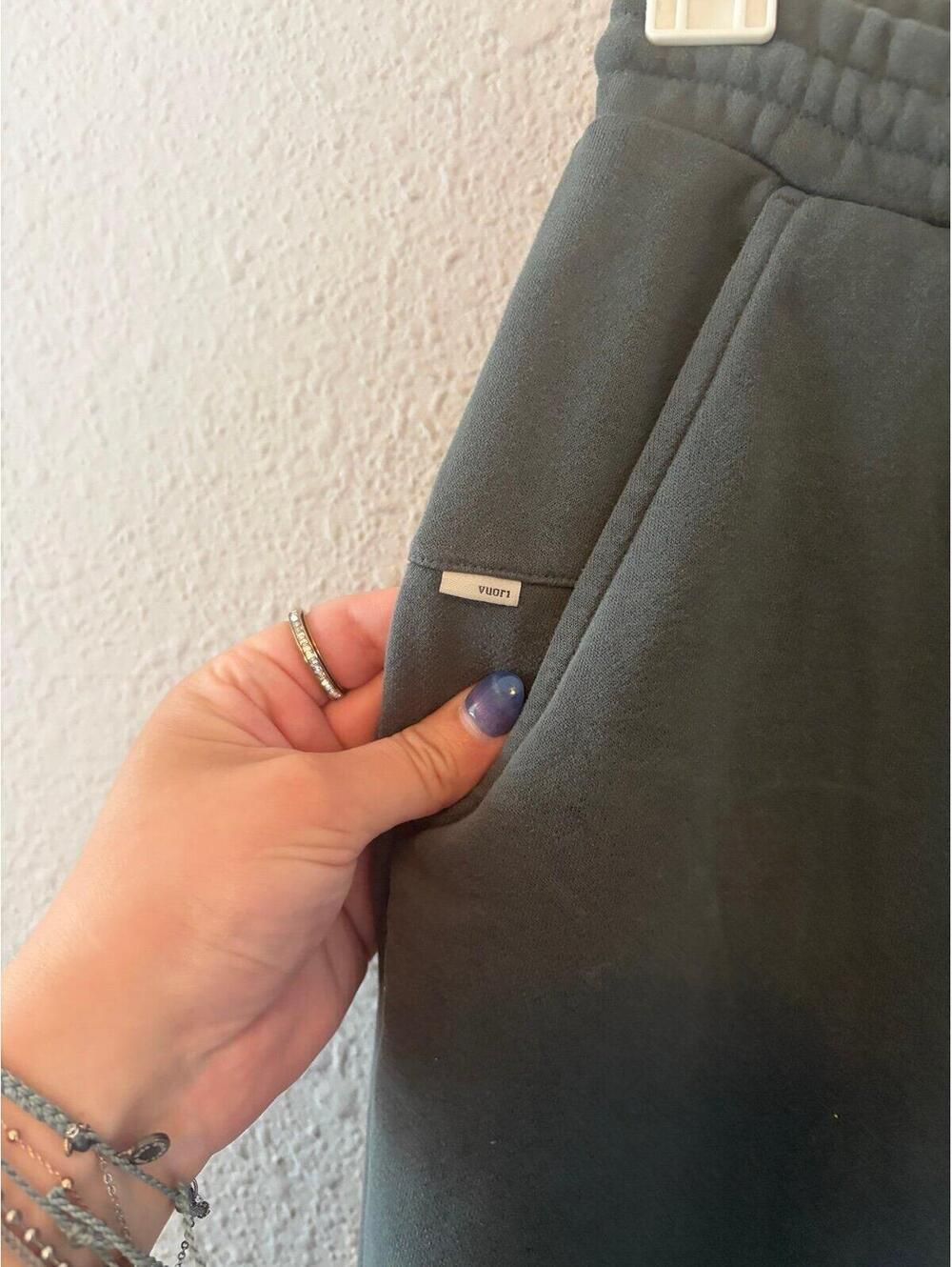 Men's Vuori Green Joggers. Size tags removed but best for S/M. Waist measures 14 - Picture 2 of 7
